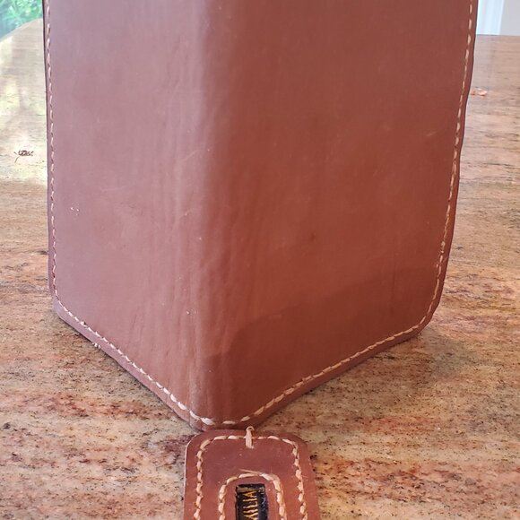 🎄🎁 3 piece Gift Set: Leather Travel Wallet + Matching Luggage Tags – $59 🎄🎁 - Picture 5 of 12